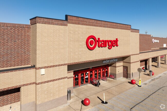 Lindbergh Boulevard anchors shopping and dining near the community.