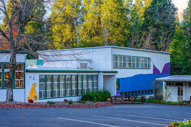 Gold miner painting pops off wall of Foresthill Elementary School.