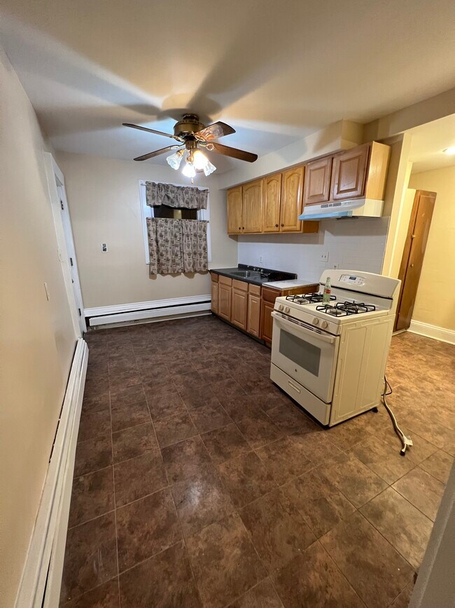 178 1st St unit 2, Newark, NJ 07107 - photo 6