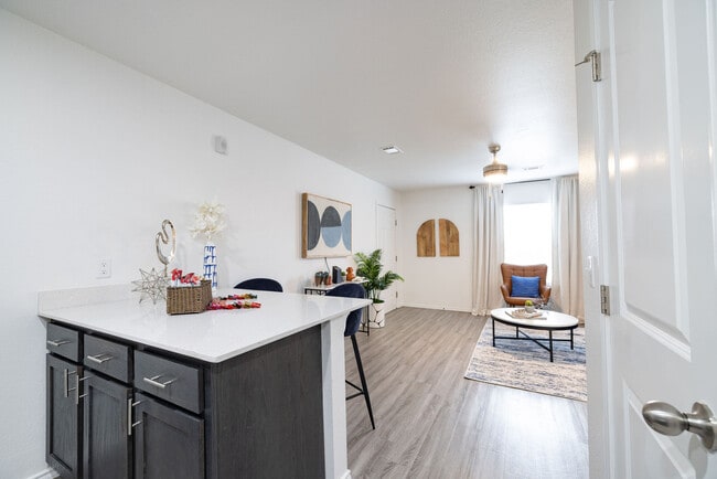 Frisco Apartments on Walnut, Rogers, AR 72756 - photo 6