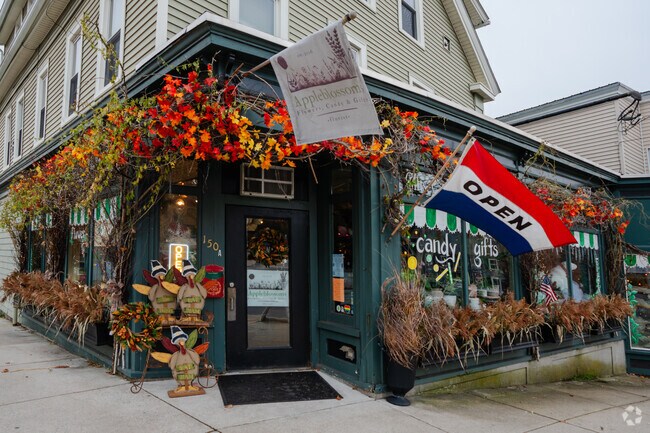 Appleblossoms is a wonderful flower and gift shop that is located in the town square of Spencer.