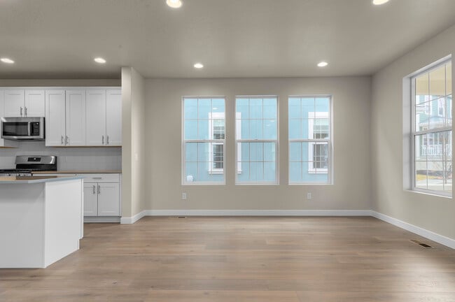 7007 W Granbury Dr, South Jordan, UT 84009 - photo 6