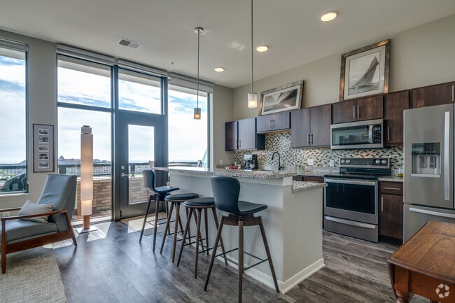 2 BR, 2 BA - 1,506SF