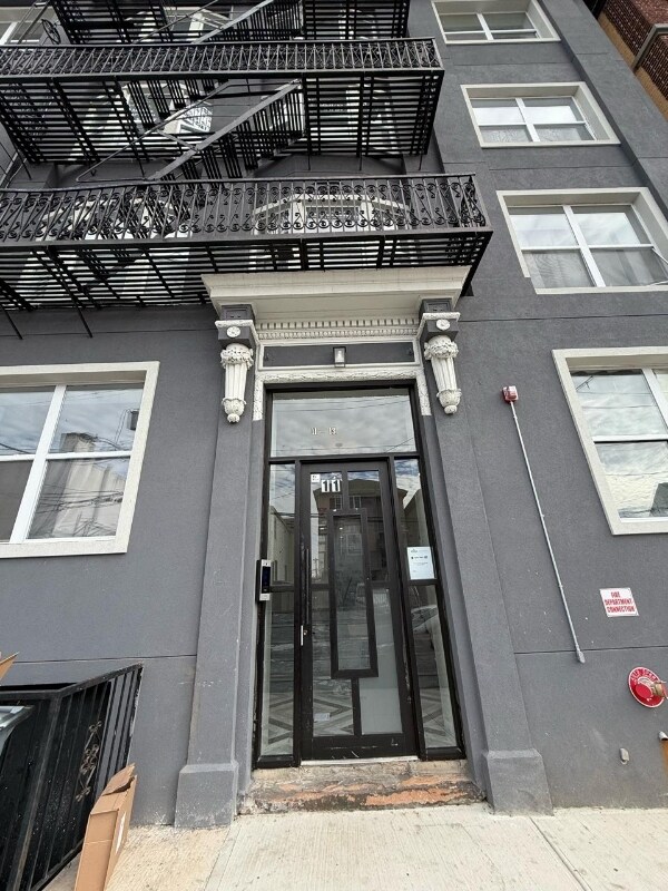 11 Thomas St unit 2a, Newark, NJ 07114 - photo 4