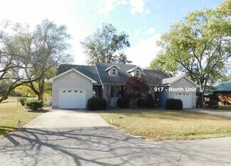 917 Roddy Rd, Salem, IL 62881