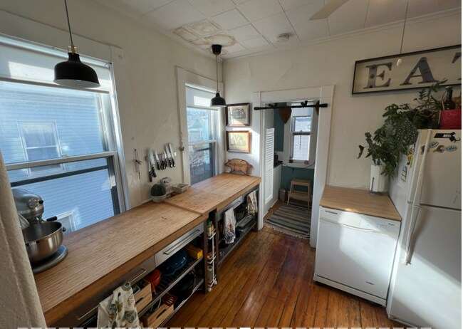 10 Hancock St unit 2, Boston, MA 02114 - photo 6