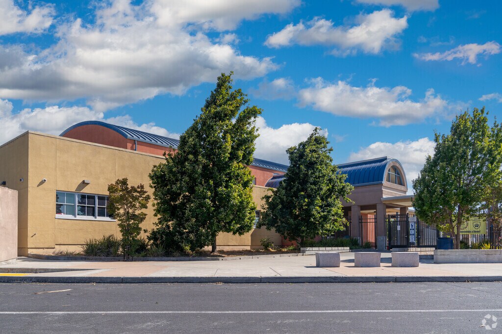 Main entrance to Dover Elementary School in San Pablo, San Pablo CA