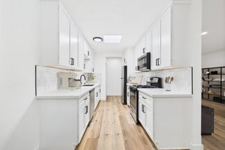 1185 Myra Ave, Los Angeles, CA 90029