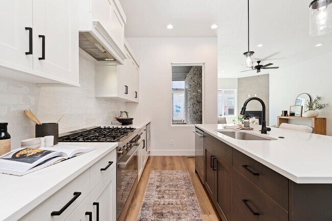 724 S Calhoun Ln, Star, ID 83669 - photo 5