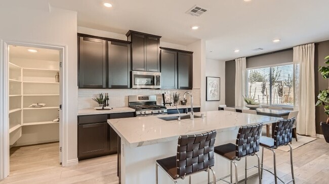 553 Preston Crest St, Henderson, NV 89011 - photo 2