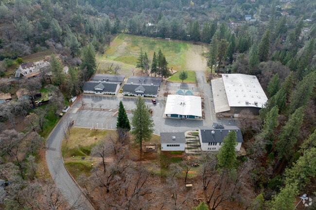 The average GPA at El Dorado Adventist School is 3.73.