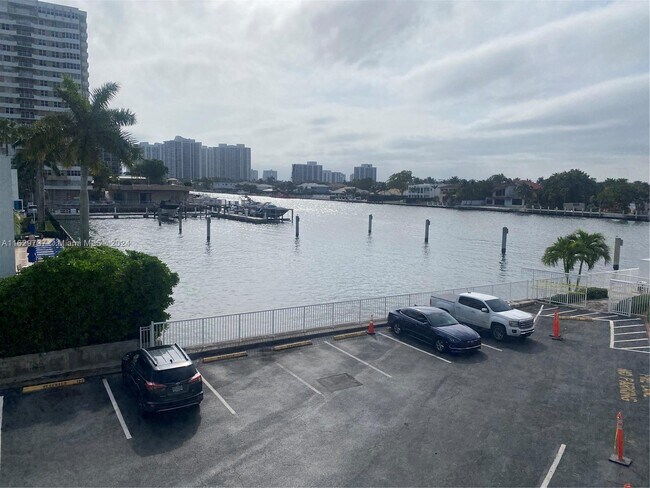 Chelsea Bayview unit OCEAN VIEW, Hallandale Beach, FL 33009 - photo 2