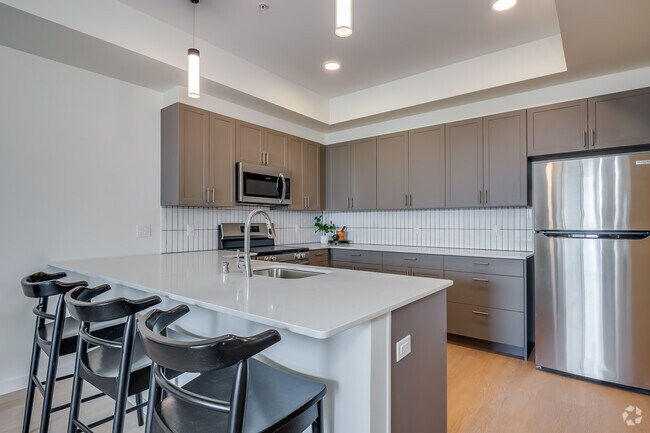 1BR, 1BA - 660SF - Kitchen