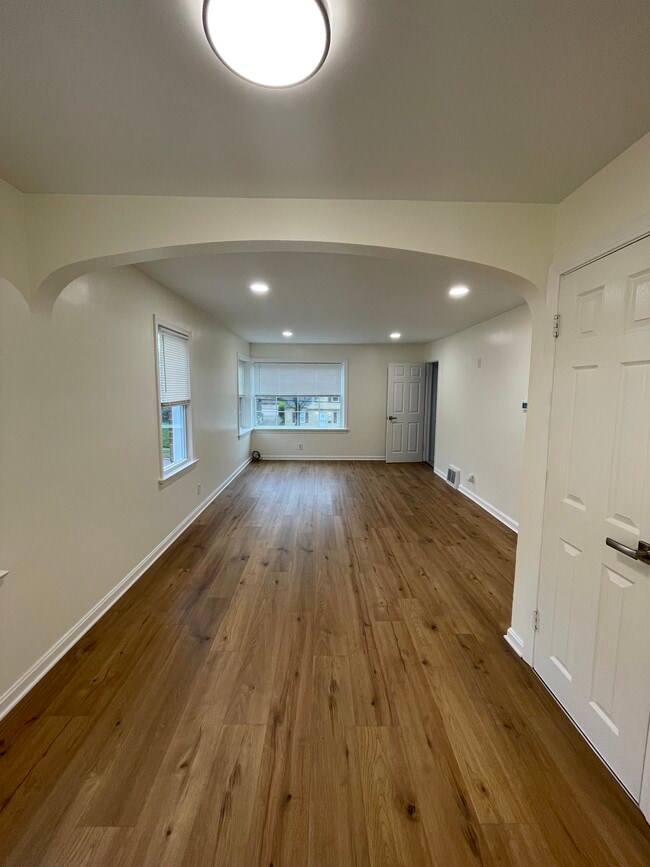 2059 12th St unit Upstairs Unit, Cuyahoga Falls, OH 44223 - photo 5