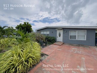 913 Hudson Ave, Lehigh Acres, FL 33936
