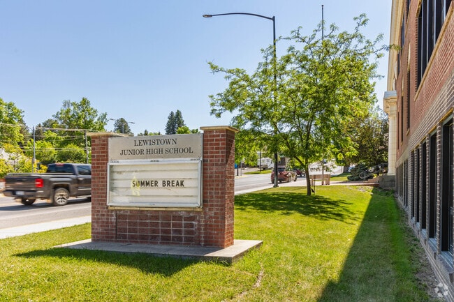 Lewistown Junior High