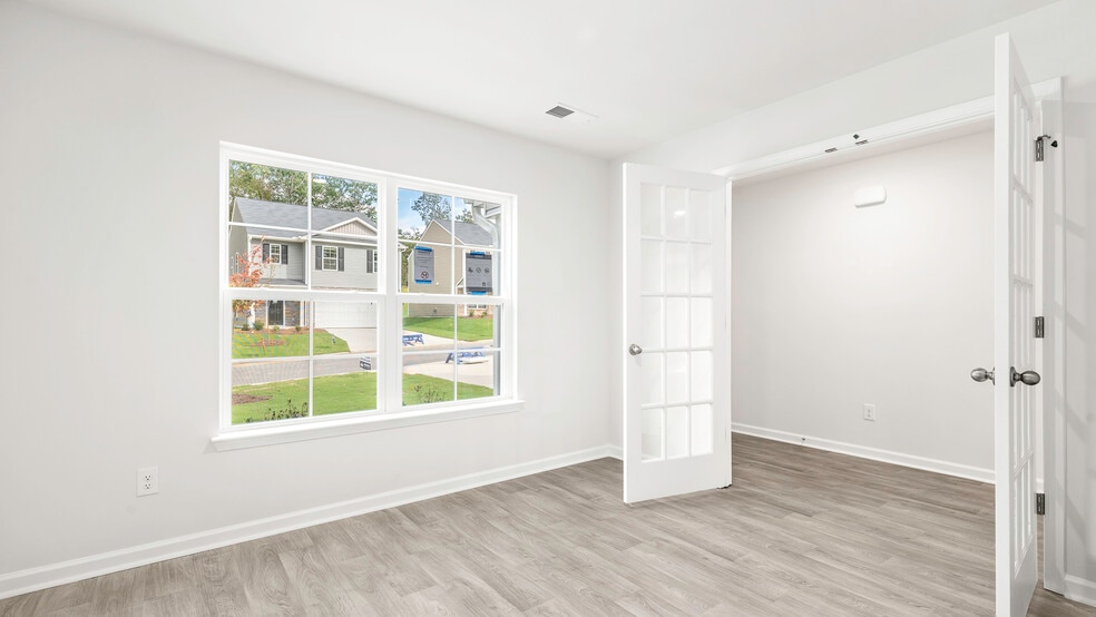 105 Greenbrier Way unit 38607987, Stoneville, NC 27048 - photo 1