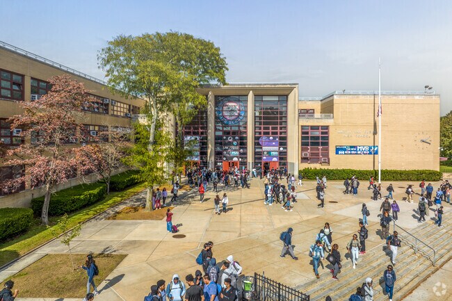 Bellerose offers a diverse range of comprehensive educational options.