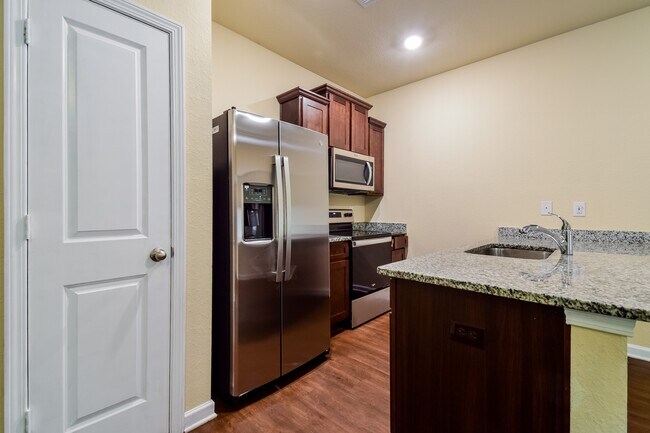 503 Highwood Lane, East Point, GA 30344 - photo 6