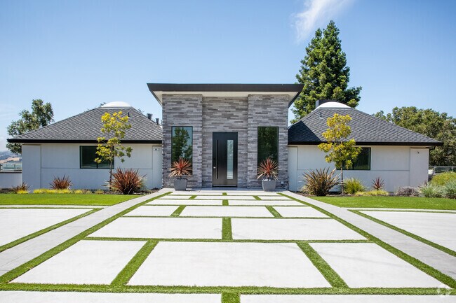 Sleepy Hollow-Orinda has luxury homes on the hillside, all competing to be more glamorous.