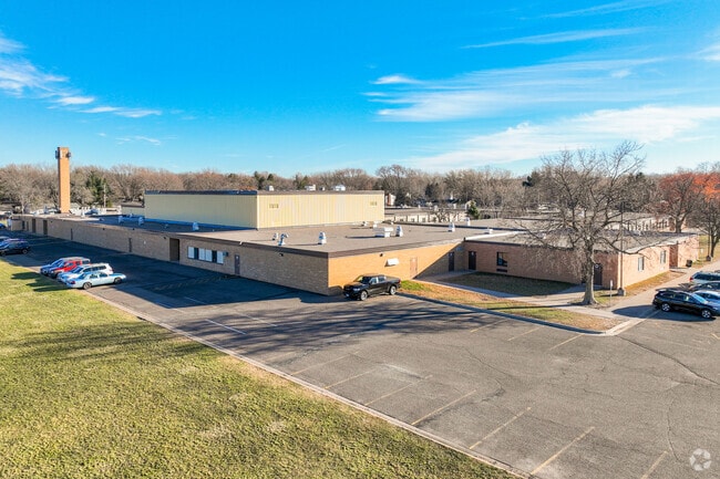 Sunrise Park Middle School serves students in grades 6-8th grade.