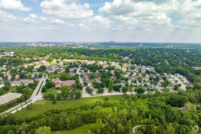 The Citadel Center neighborhood is just 10 minutes from the heart of the city.