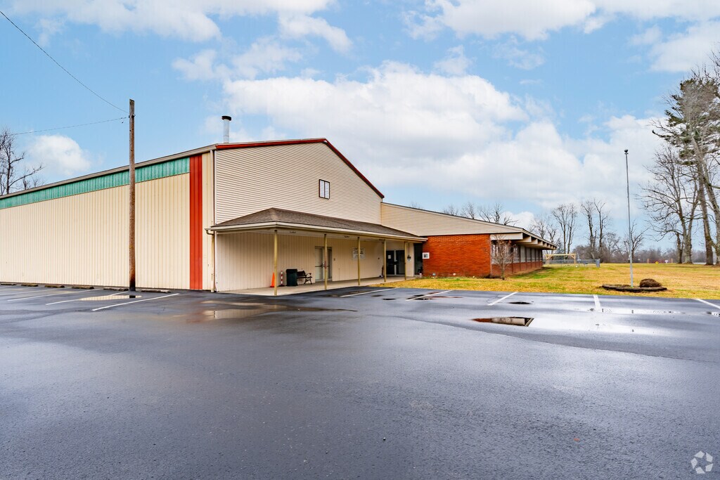 Pewee Valley Junior Academy is a private, Christian school located in Pewee Valley, Ky.