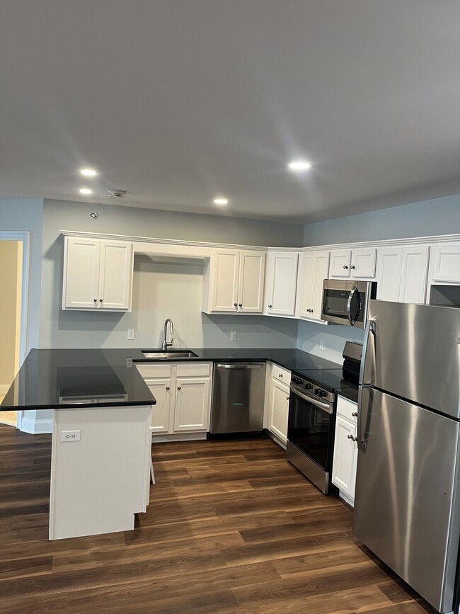 94 Danbury Rd unit 3, Ridgefield, CT 06877 - photo 3