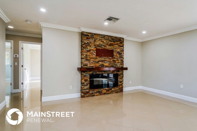 300 E 10th St, Lehigh Acres, FL 33972 - photo 3