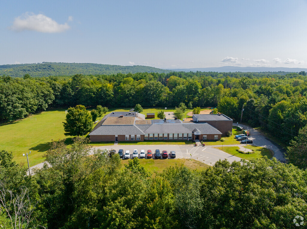 Salisbury Elementary School located in the town of Salisbury, NH serves grades K-5.
