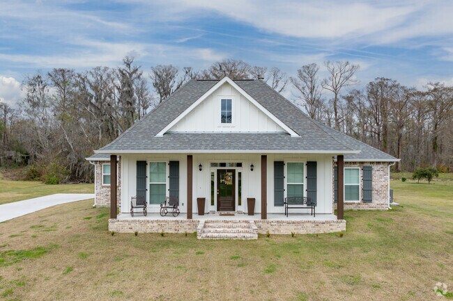 Country homes in Kraemer blend with the rural landscape.