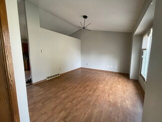 4206 SE 23rd St, Des Moines, IA 50320