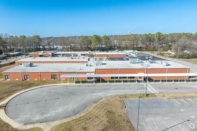 Calera Elementary School has a great campus for students to enjoy.