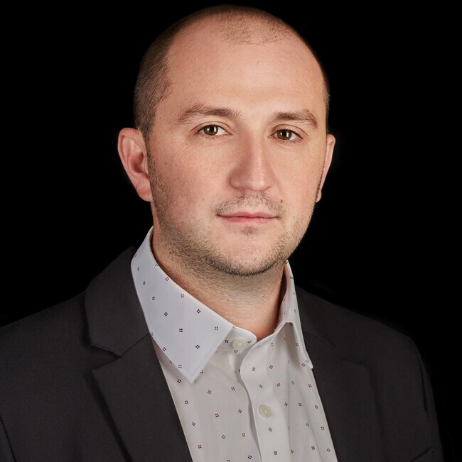 Agent Photo