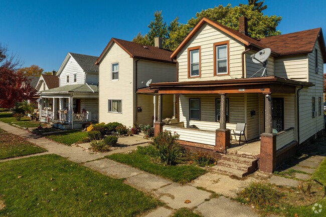 Residents of Fort Wayne's East Central neighborhood are within walking distance to downtown.