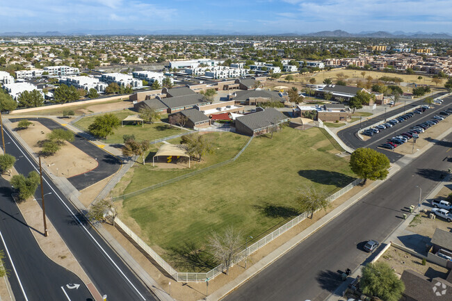 Desert Garden Elementary School offers Preschool programs for Glendale’s residents.