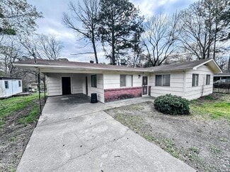 3018 Meadow Forest Dr, Jackson, MS 39212