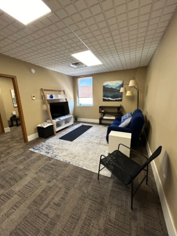 12 2nd St NE Unit 2, Mason City, IA 50401