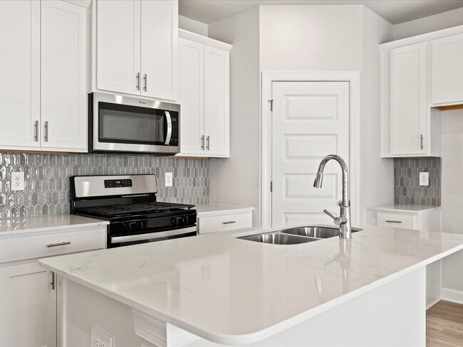 120 Arrow Ct, Greer, SC 29651 - photo 4