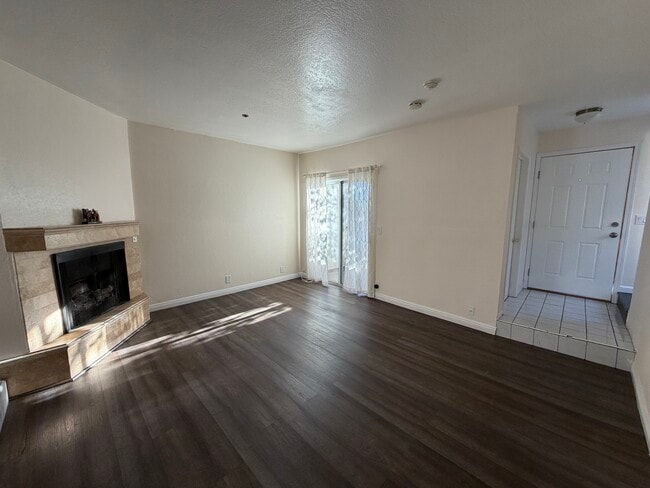 13522 Glenoaks Blvd unit 6, Sylmar, CA 91342 - photo 2