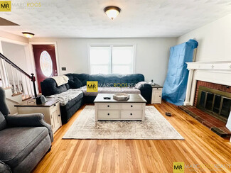 49 Hackensack Rd, Chestnut Hill, MA 02467
