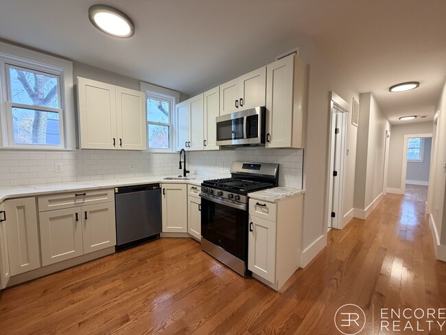 349 Sumner St unit 118 Marginal St, Boston, MA 02128 - photo 3
