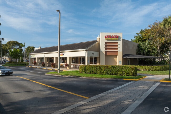 Boca Pointe shopping centers feature local and major stores and restaurants.