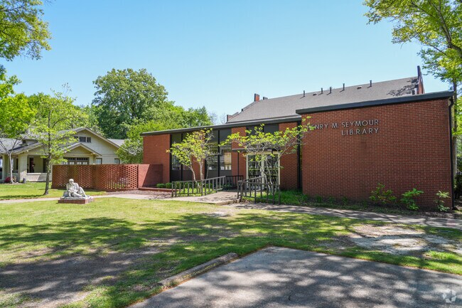 Indianola’s Henry Seymour Library serves as a vital community hub, offering access to books, technology, and educational programs.