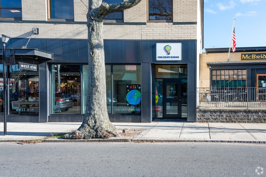 Explore, create, and learn at The Croft School in our vibrant community in Providence.