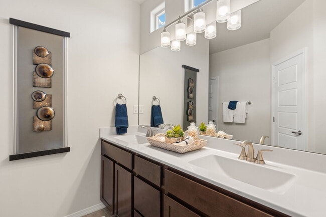 228 Needle Ave SW, Los Lunas, NM 87031 - photo 7