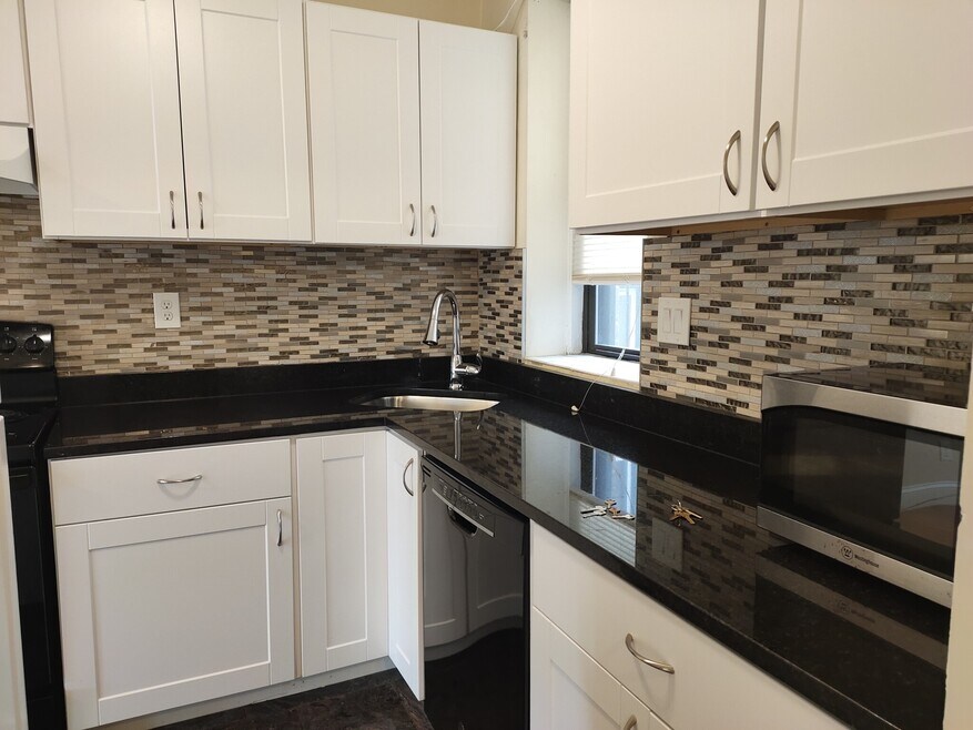 1419 Commonwealth Ave unit 304, Brighton, MA 02135 - photo 1