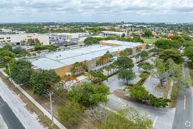 Overview of the modern facilities at Floranada Elementary School.