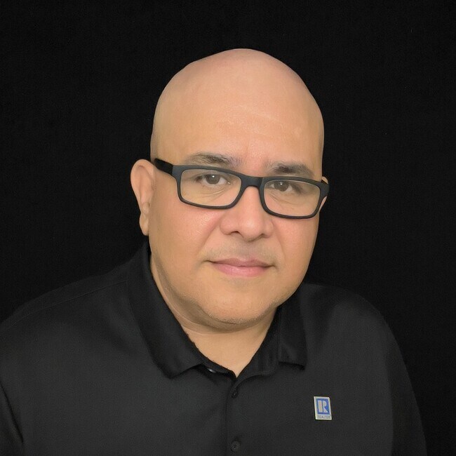 Agent Photo