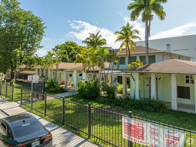 Coconut Grove Elementary School in Northeast Coconut Grove is home to the Stingrays.
